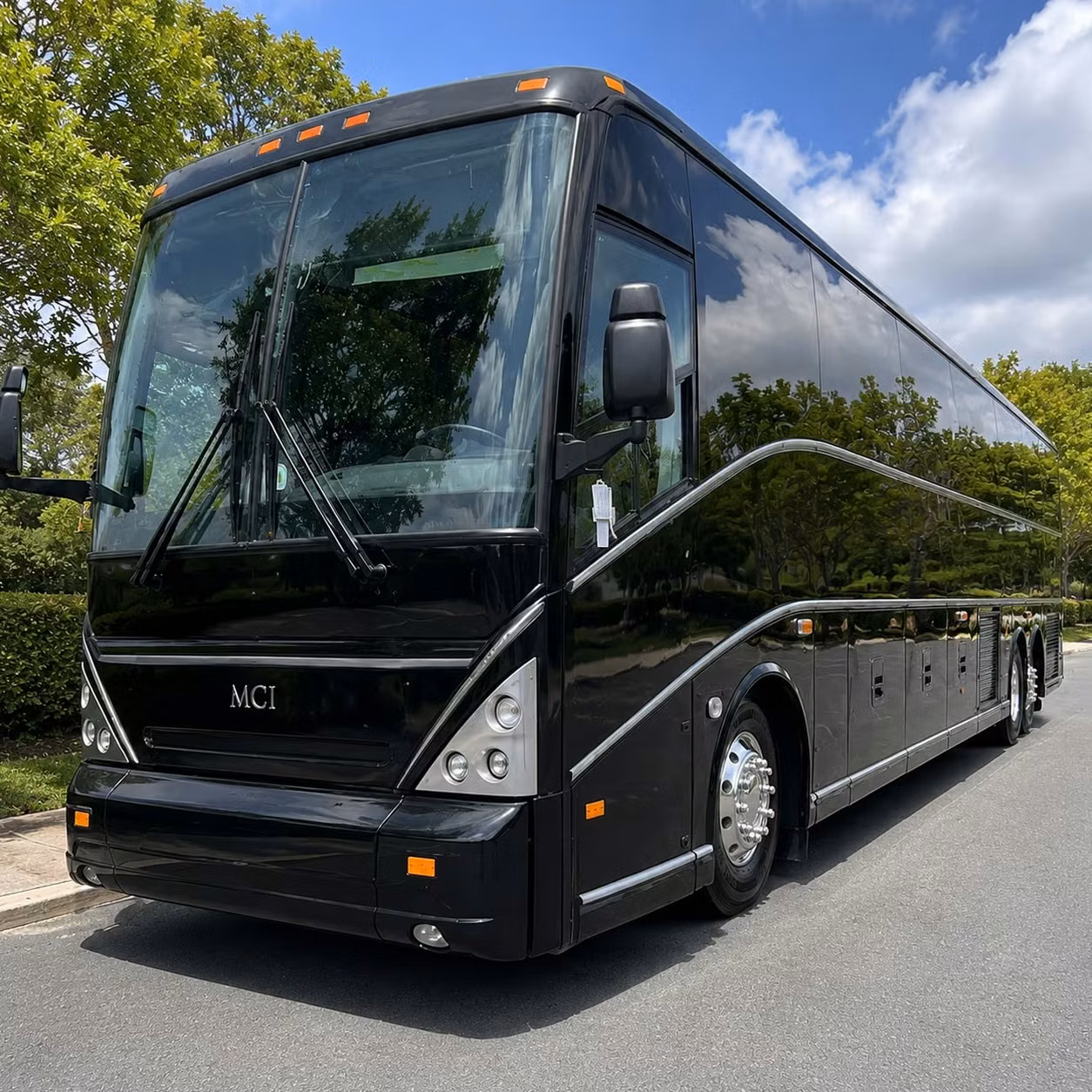 fort smith wedding shuttle bus rentals that keep every guest on schedule